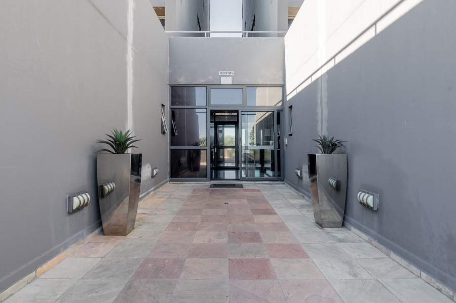1 Bedroom Property for Sale in Bloubergstrand Western Cape